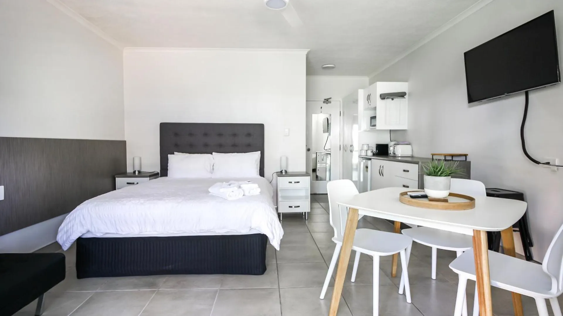 Apartment Whitsunstays - The Resort By The Sea Mackay Australia